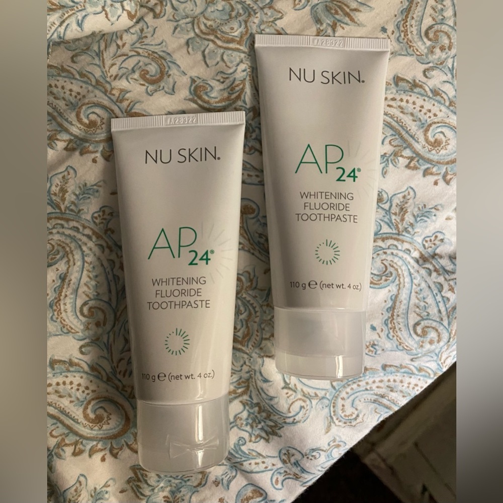 NuSkin AP 24 Whitening
Fluoride Toothpaste